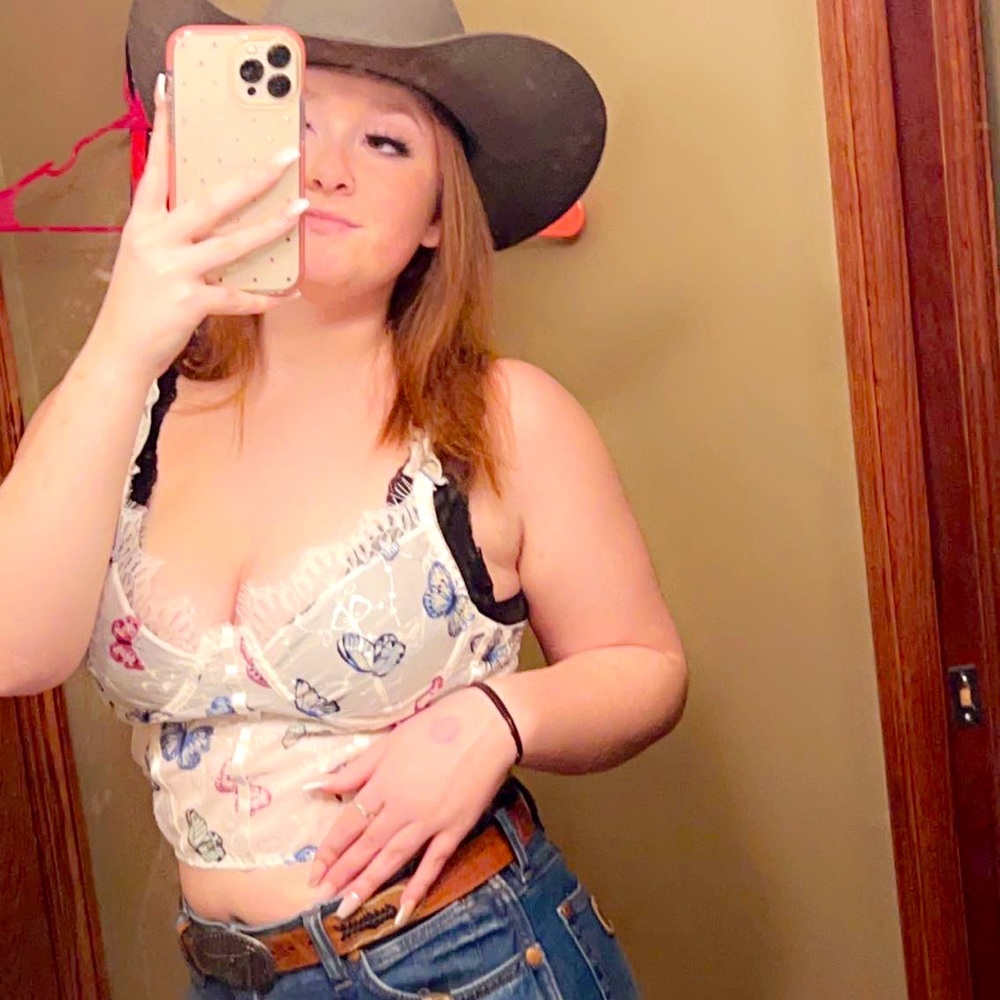 Meet your Posher, Salina